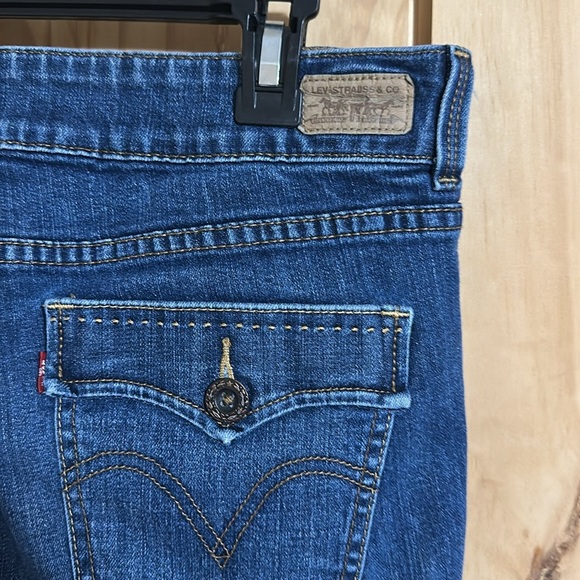 Levi’s Slender Bootcut 526 Jeans.  Classic Blue Women's Jeans - Picture 3 of 6